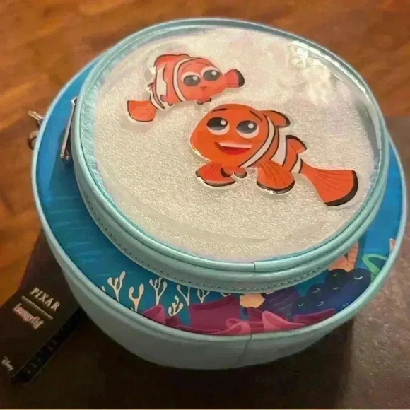 Loungefly Finding Nemo - Picture 1 of 5